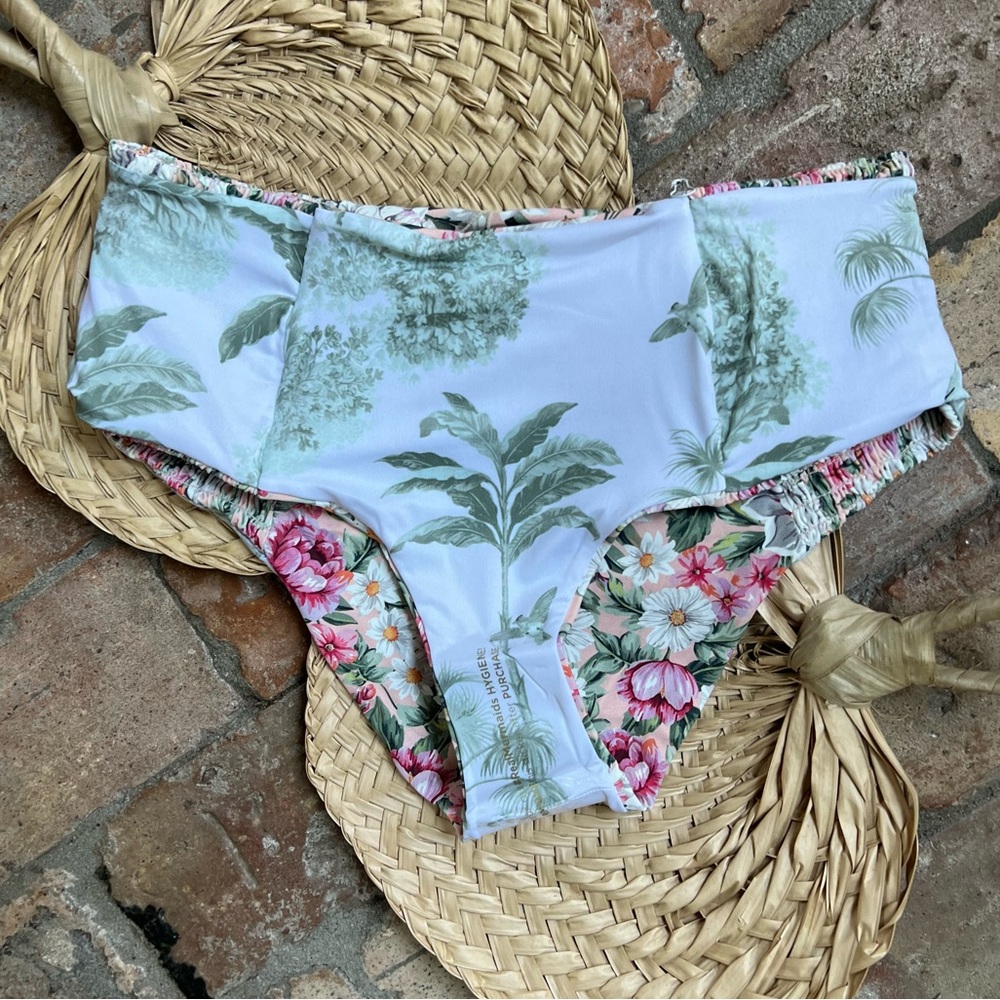๐ธ MAAJI ๐ธ FLORAL TROPICAL HIGH WAISTED BIKINI BOTTOM - Picture 10 of 10